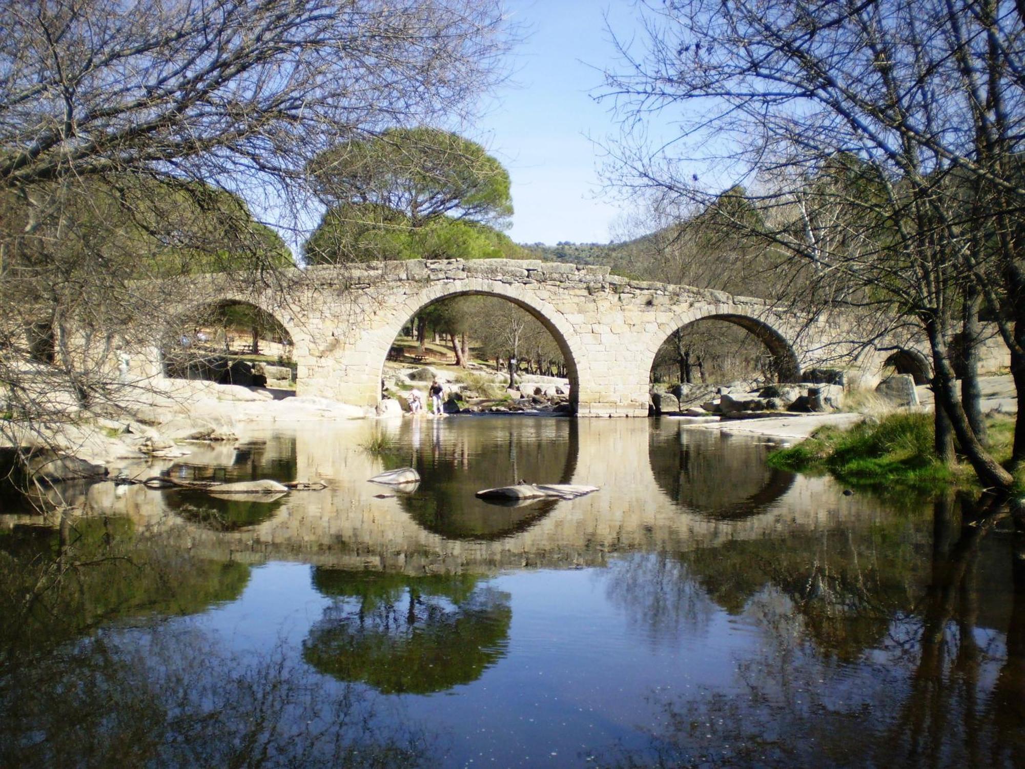 Casa Rural Los Olivos De Robledo De Chavela La Estacion 外观 照片